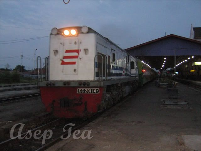 [Image: 39CN14.jpg]