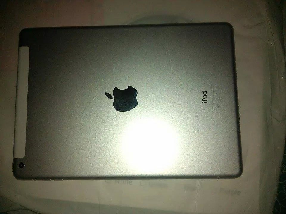 HCM - Cần bán 1 em Ipad air 32GB - 4G màu trắng mới 100% - 3