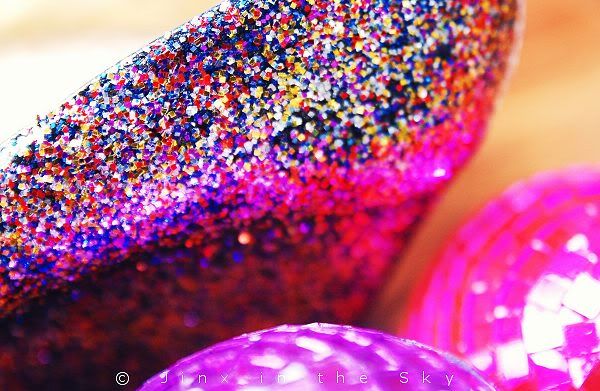 How do you make sparkly shoes?