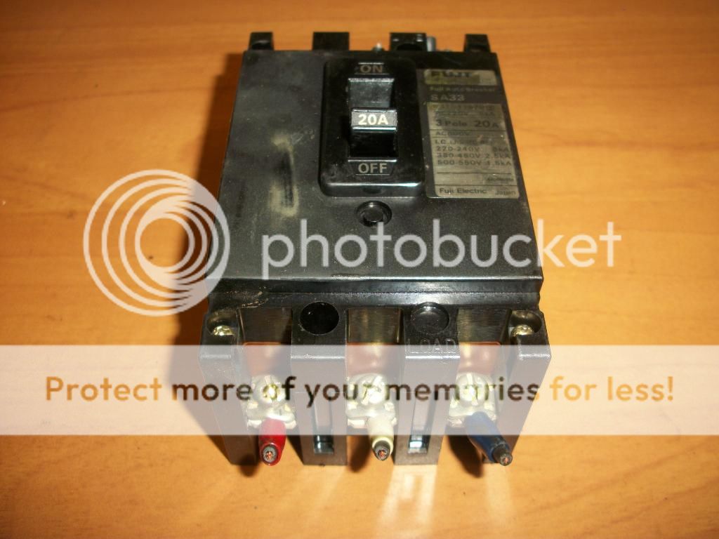 FUJI ELECTRIC AUTO BREAKER SA33 AC220V 3 POLE 30 A 1  